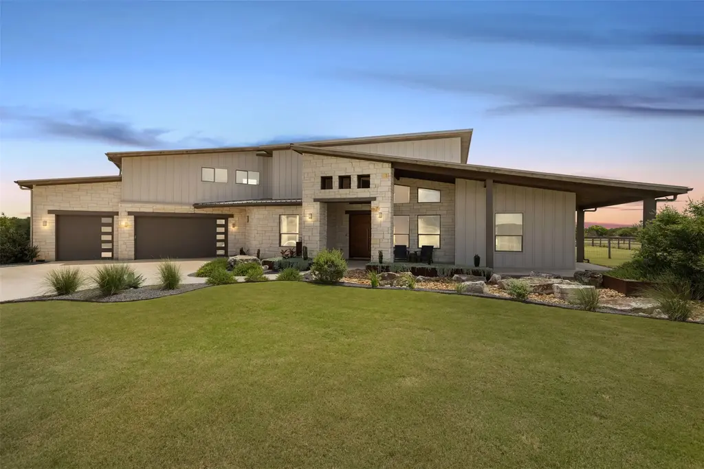 215 Mesa Vista Drive, Leander