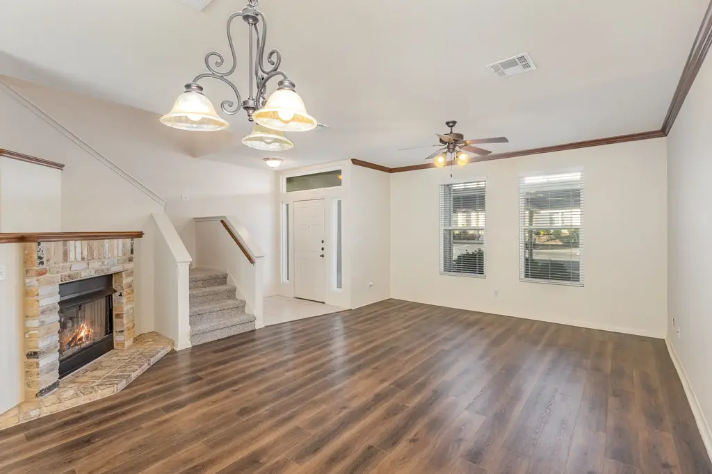 2215 Dry Creek Drive 611, Round Rock