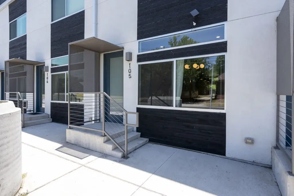 1701 E M L King Jr Boulevard 105, Austin