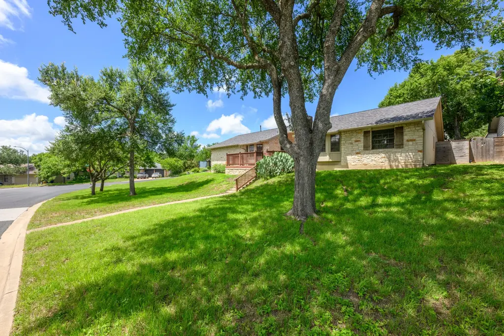 7210 Smokey Hill Road, Austin