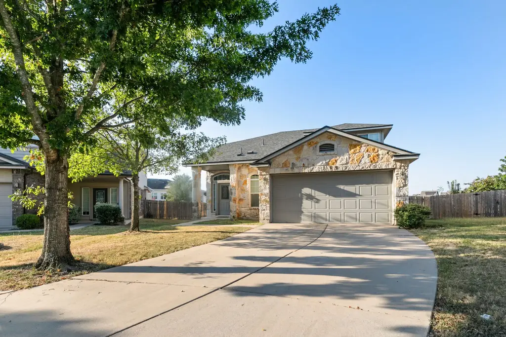 1205 Logan Drive, Leander