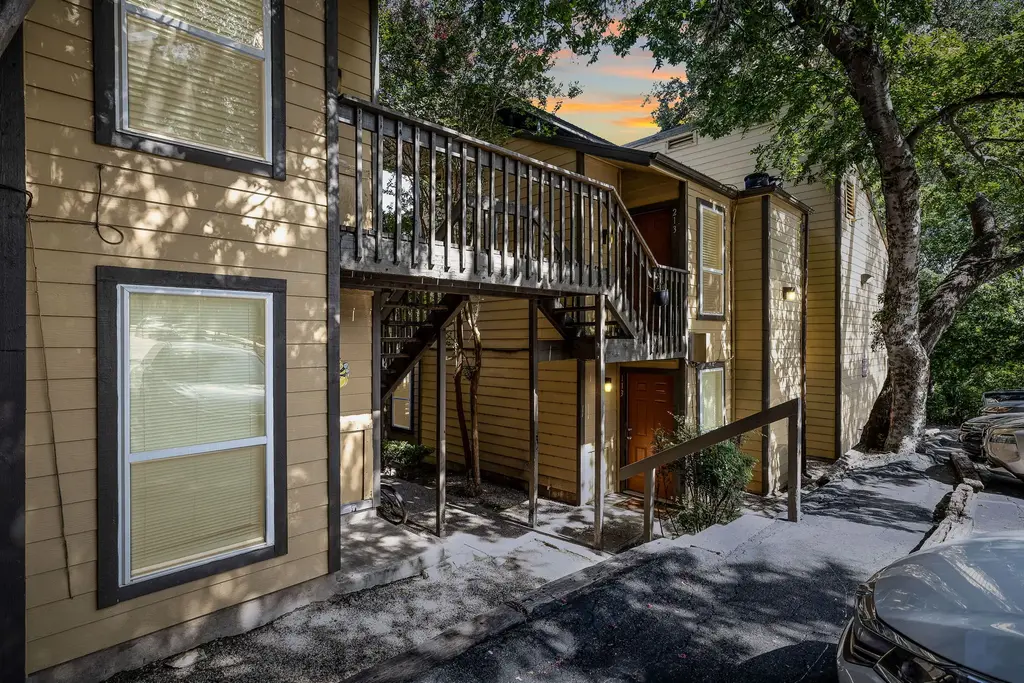1000 W 26th Street 213, Austin