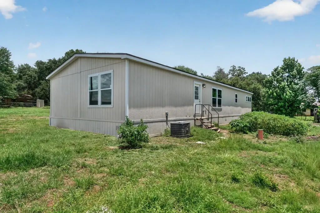 908 Yegua Drive, Lexington
