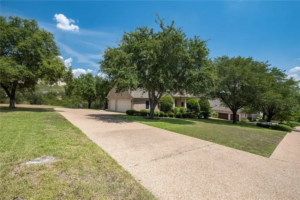 1733 Canonero Drive, Austin