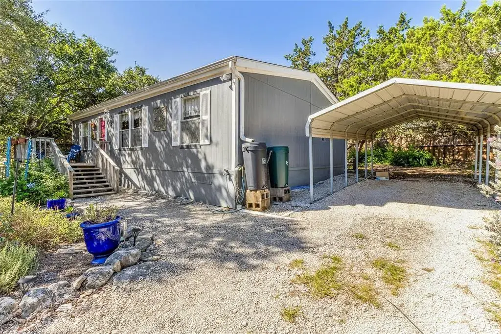 100 Cowpoke Circle, Wimberley