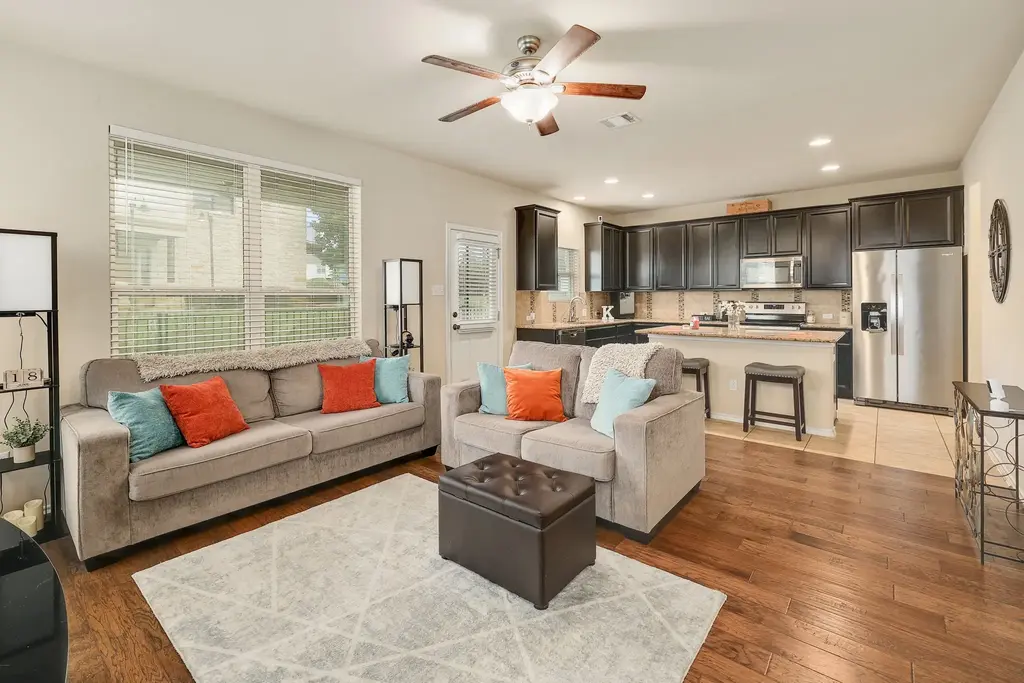 2105 Town Centre Drive 48, Round Rock