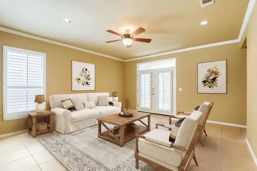310 Crockett Loop, Georgetown