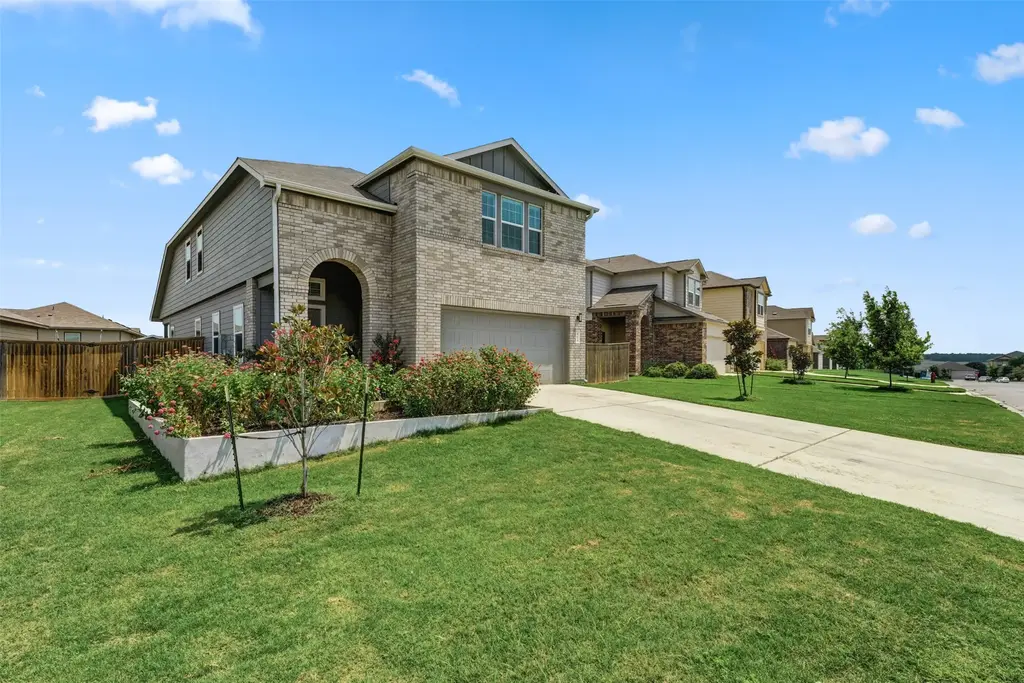 413 Perfect World Loop, Jarrell