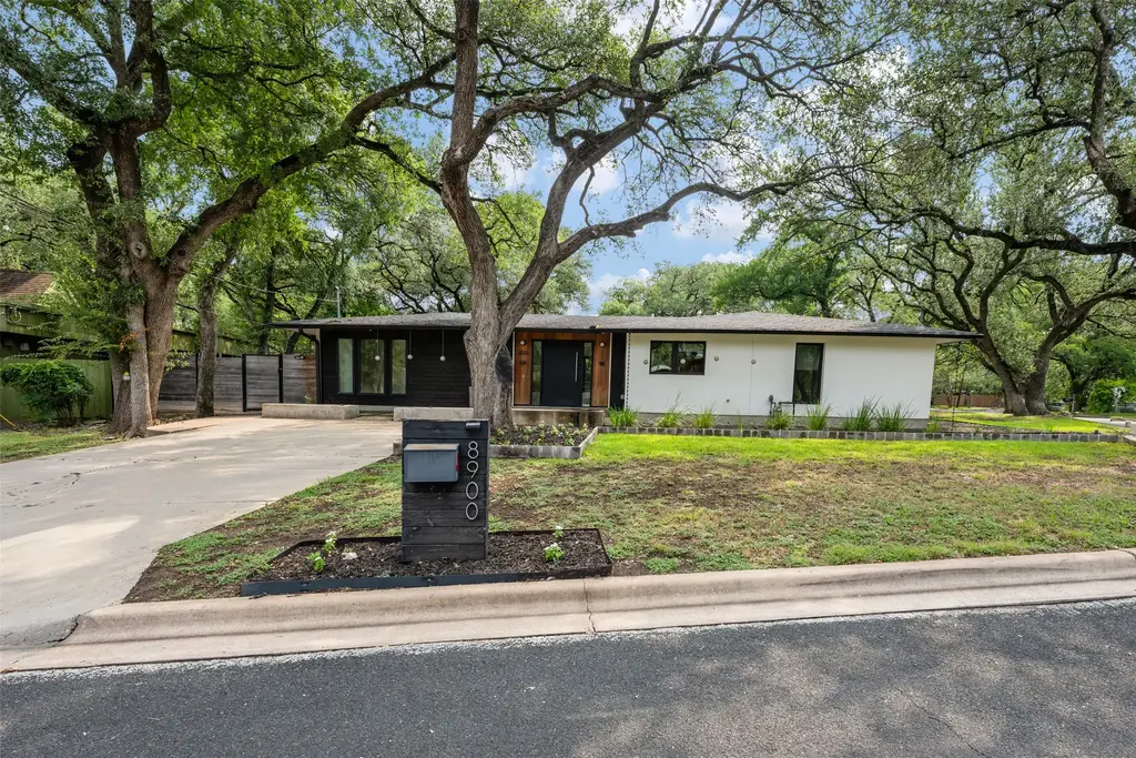 8900 Point West Drive, Austin