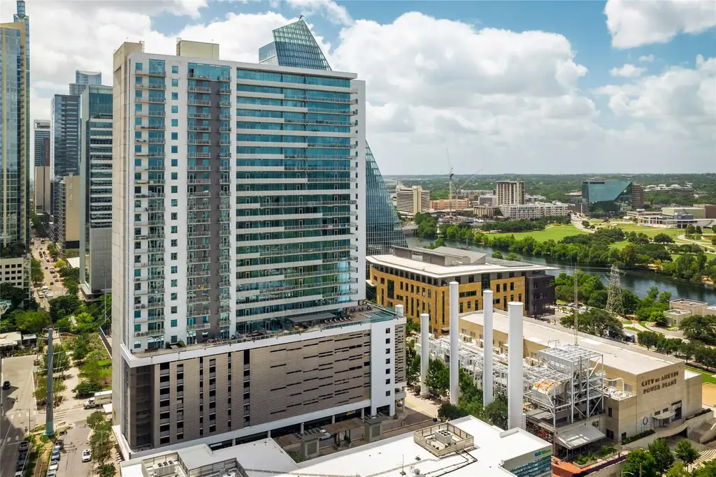222 West Avenue 1406, Austin
