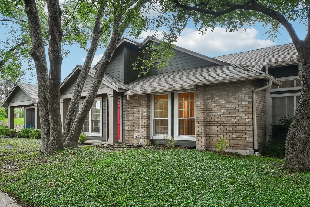 1015 E Yager Lane 2, Austin