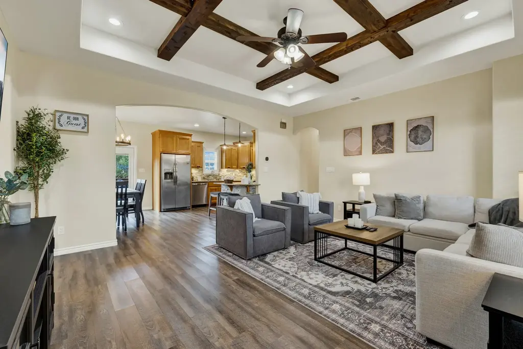 596 Riviera Drive, Canyon Lake