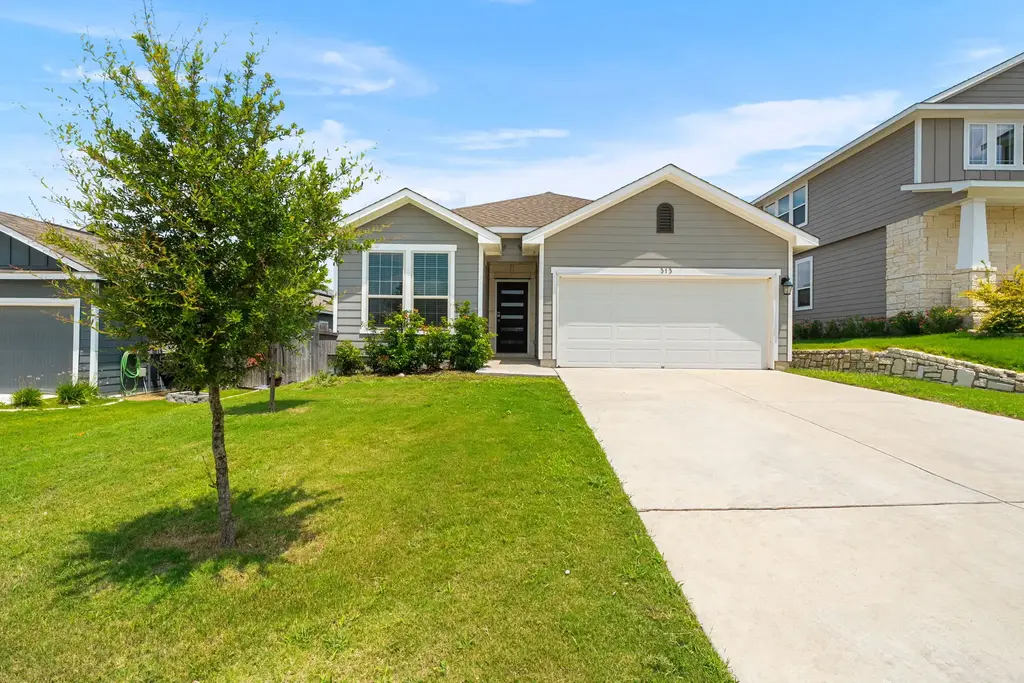313 Mclintock Road, Jarrell