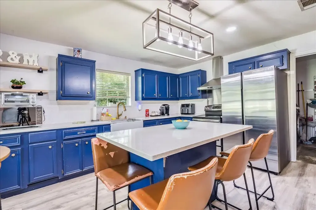 123 Crossroads Drive, Dale