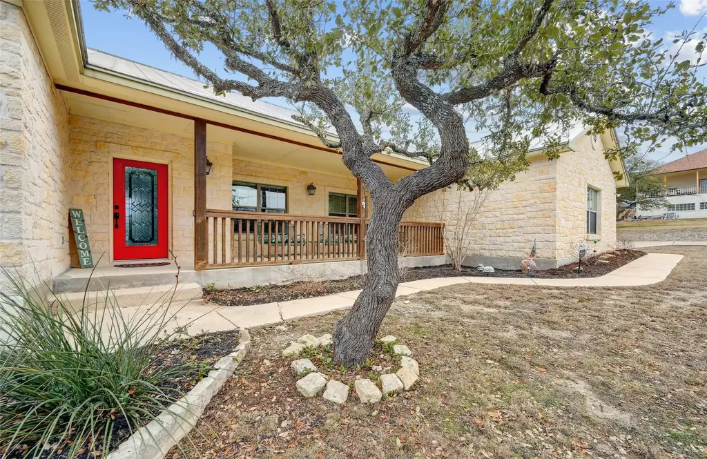 1370 Sunset View, Fischer