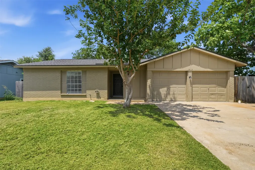 1913 Denfield Drive, Round Rock