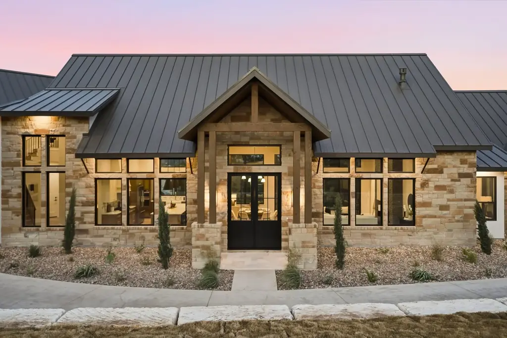 1300 Saddlebrook Canyon Court, Spicewood