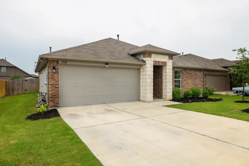 13721 Cantarra Drive, Pflugerville