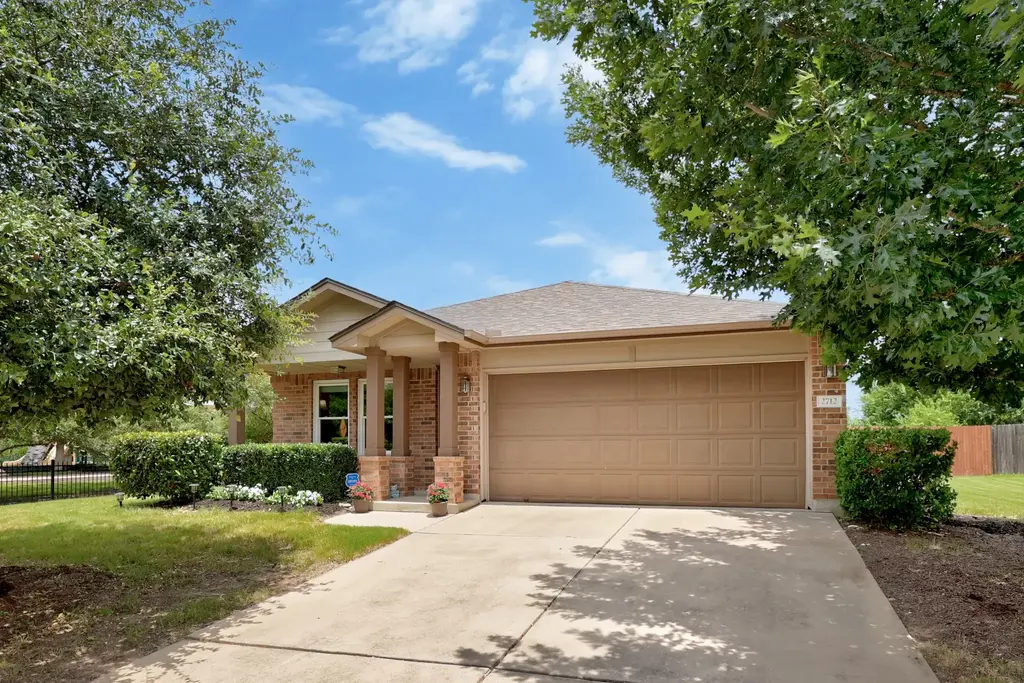 2712 Bluffstone Drive, Round Rock