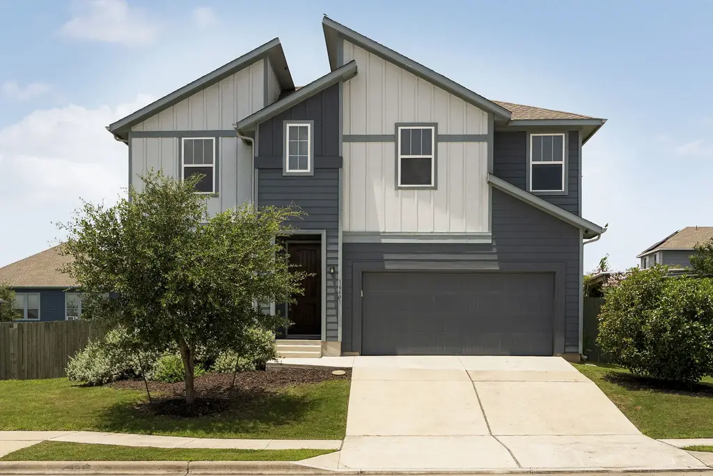 16601 Sumptuous Drive, Manor