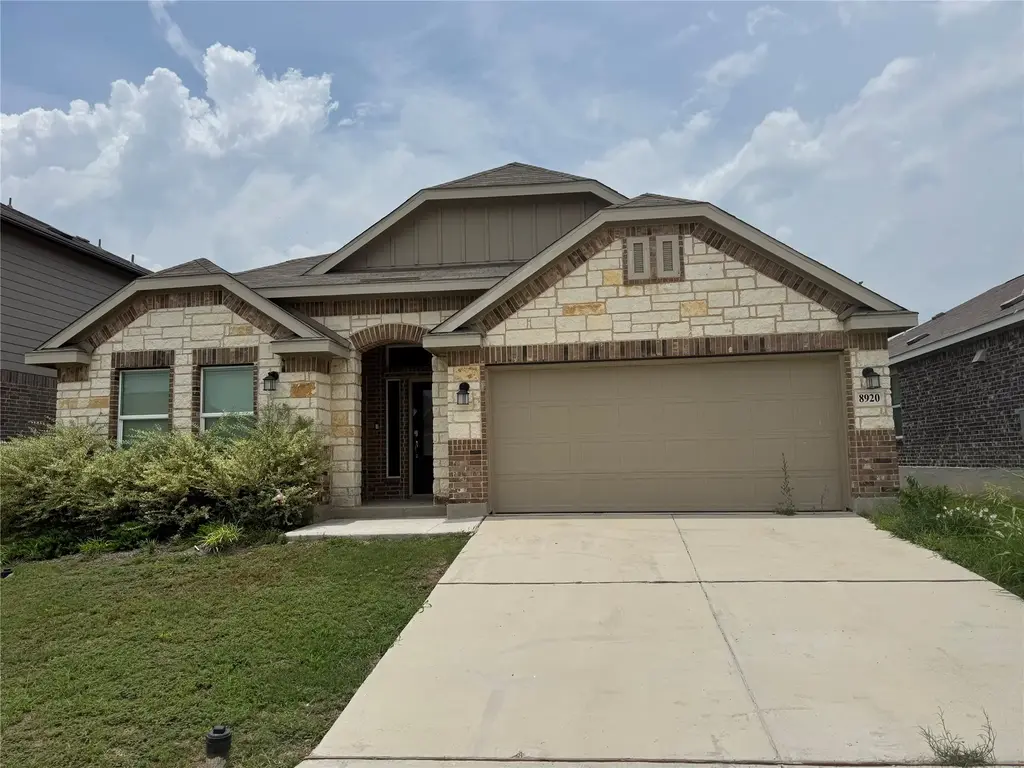 8920 Luciano Ridge, Seguin