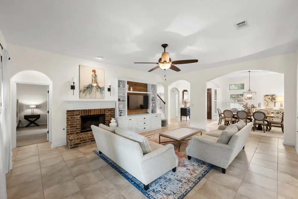 5025 Pyrenees Pass, Bee Cave