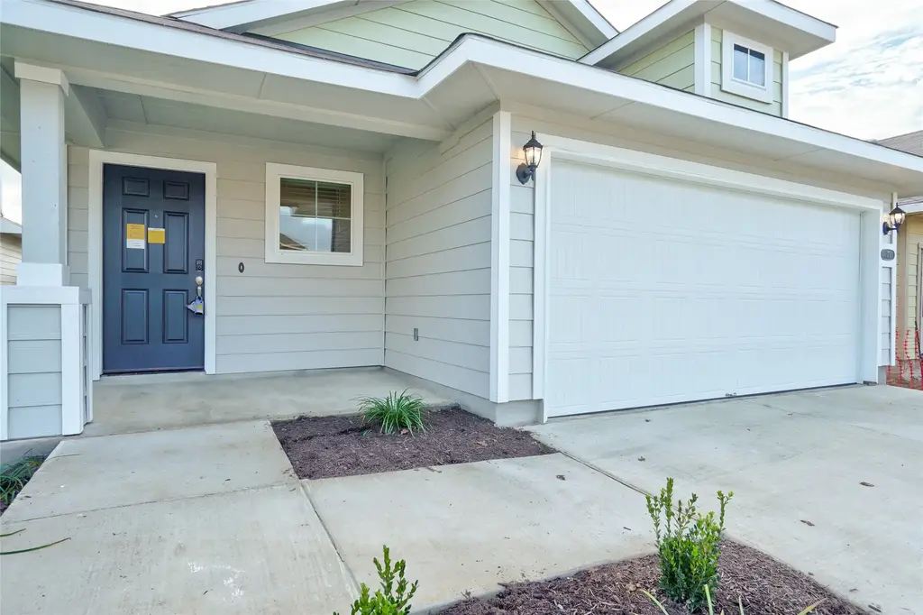 171 White Dunes Drive, Maxwell