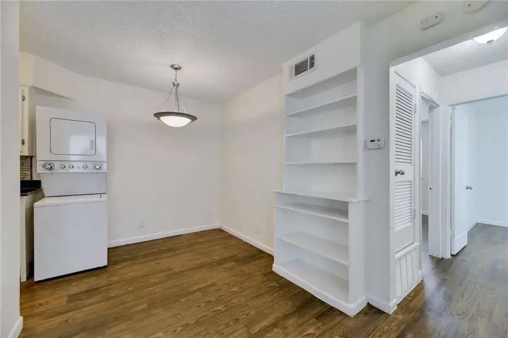 2401 Manor Road 121, Austin