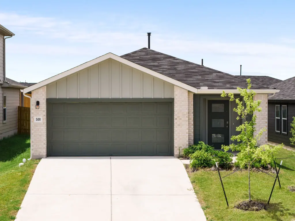 508 Gladiola Loop, Kyle