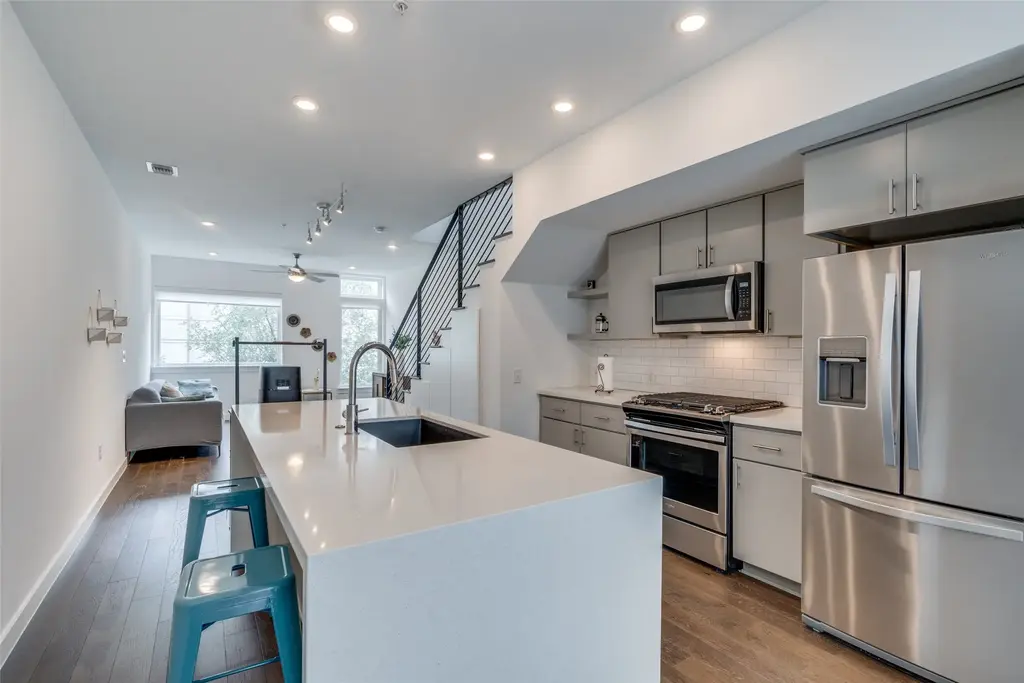 2002 E 7th Street 217, Austin