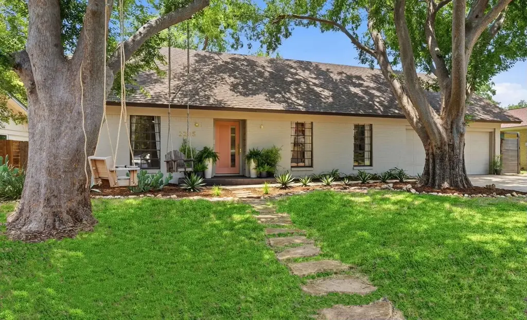 2205 Laramie Trail, Austin