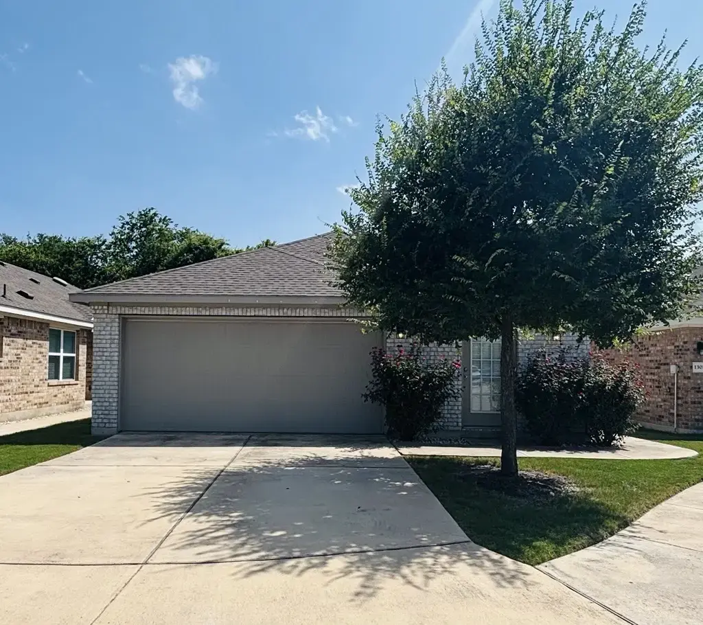1303 Bear Peak Lane, Pflugerville