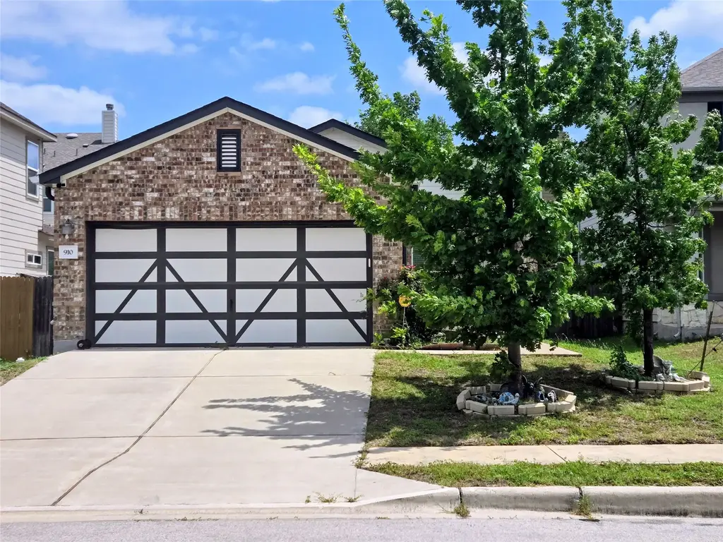 910 Solitude Drive, Pflugerville