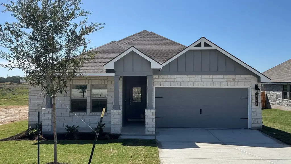 429 Creekfall Road, Burnet