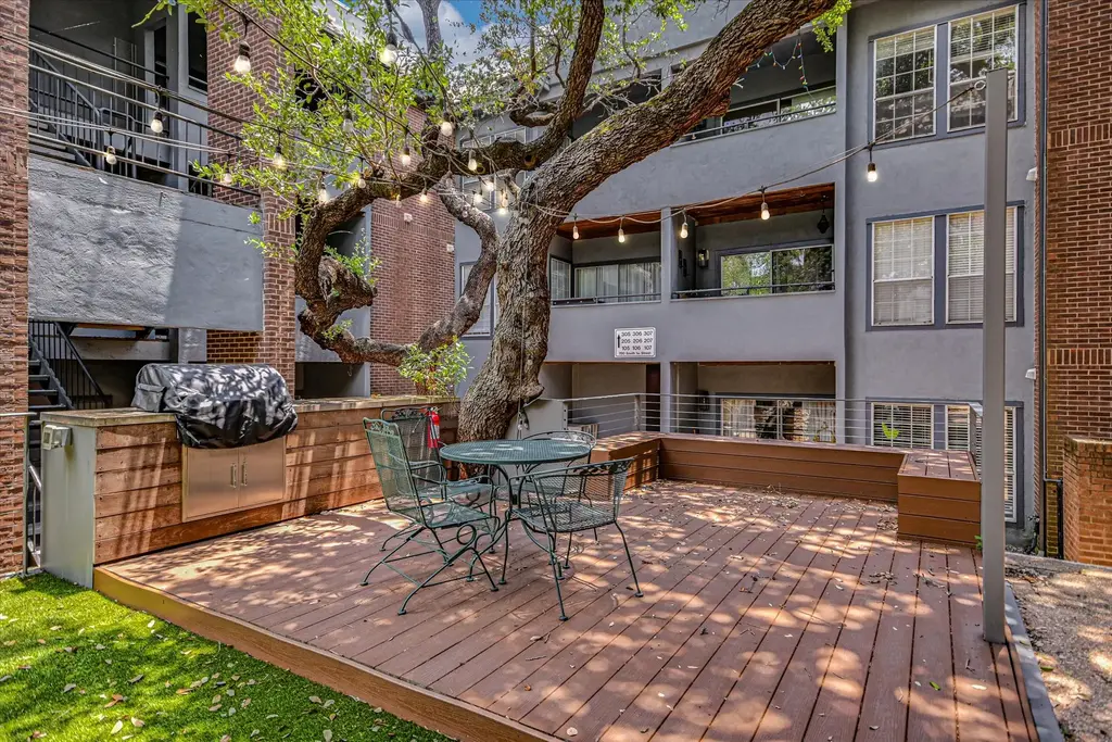 700 S 1st Street 103, Austin