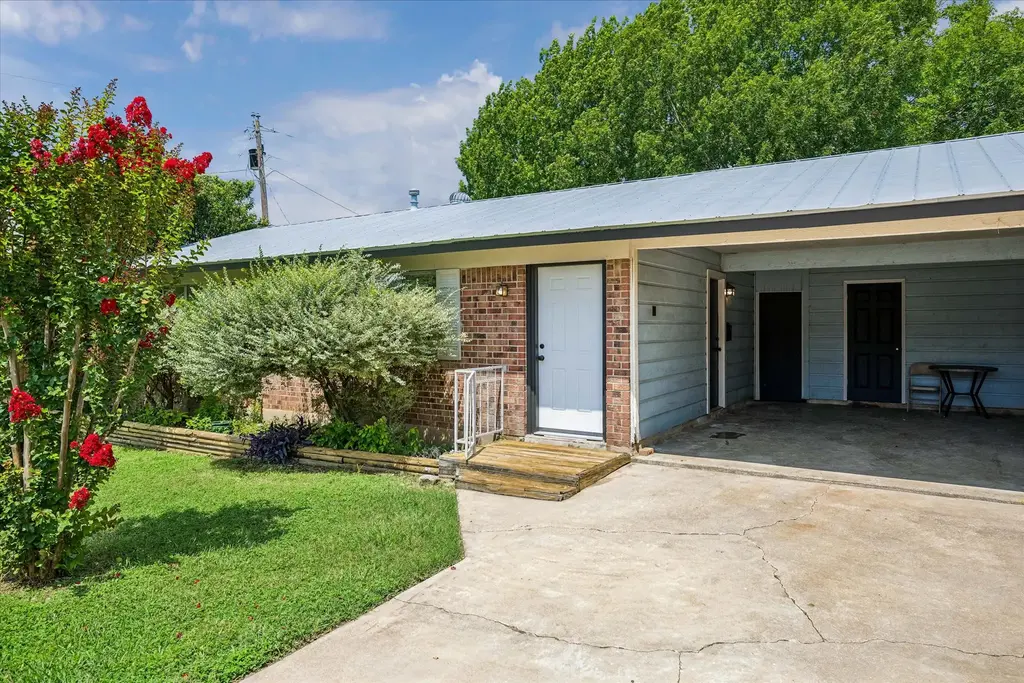 500 S 2nd Street B, Pflugerville