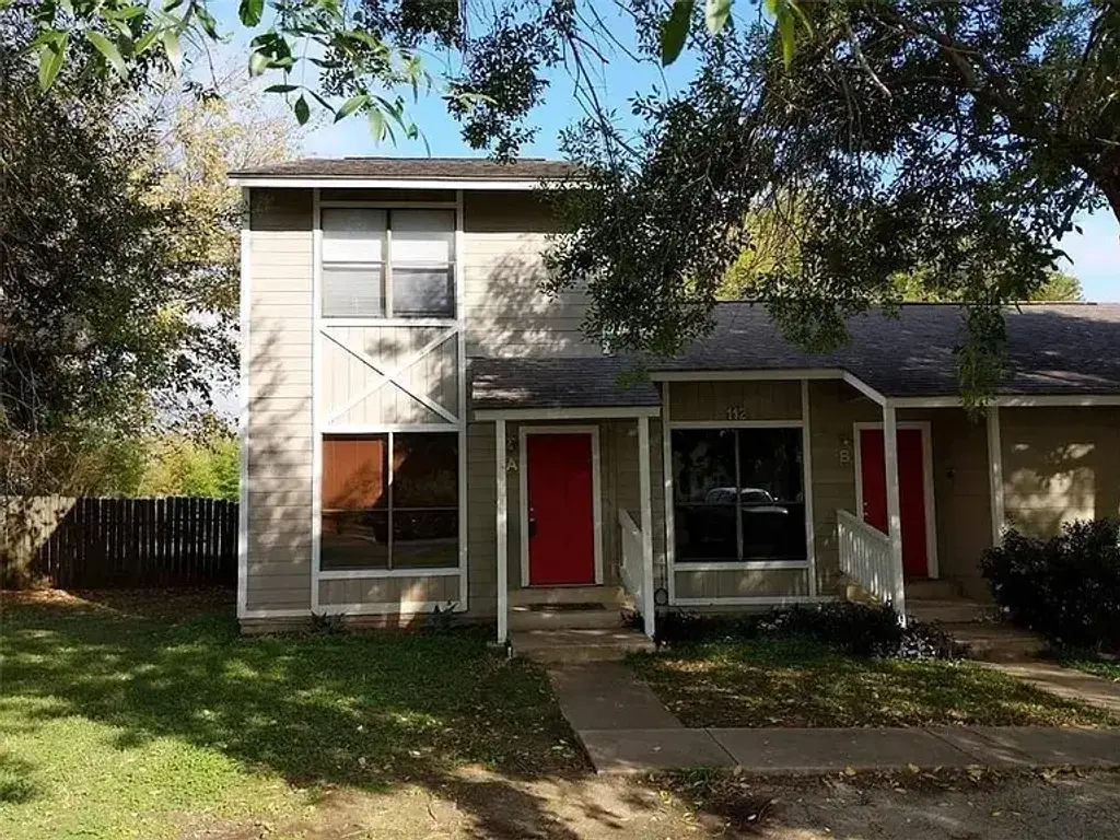 112 Hillside Cove A, Elgin