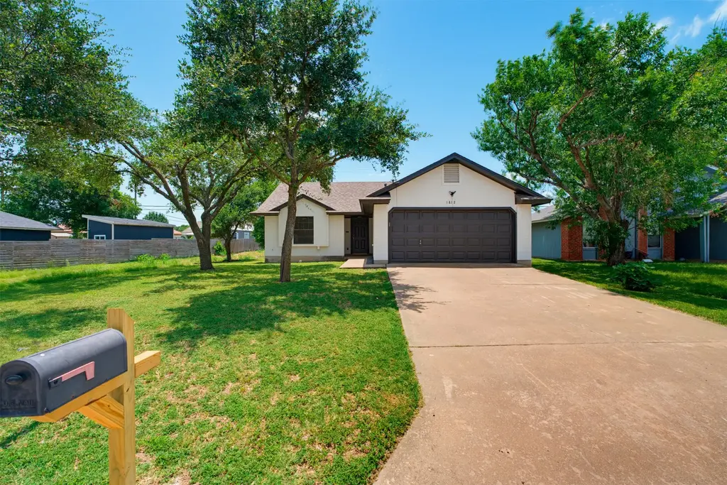 1812 Wagon Gap Drive, Round Rock