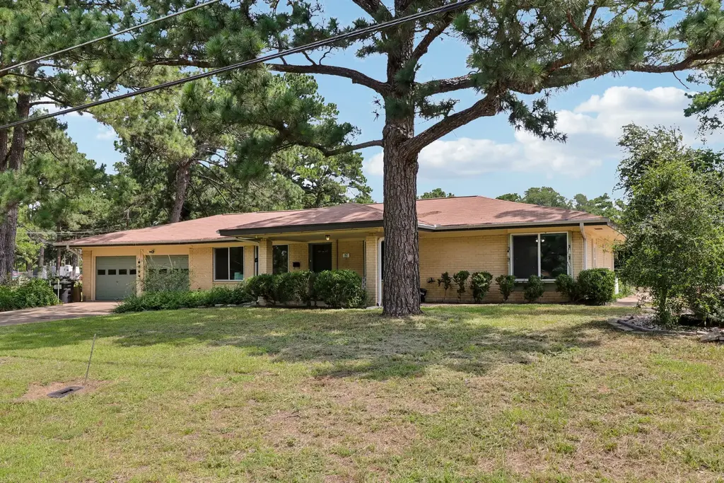 162 Indian Oak Drive, Bastrop