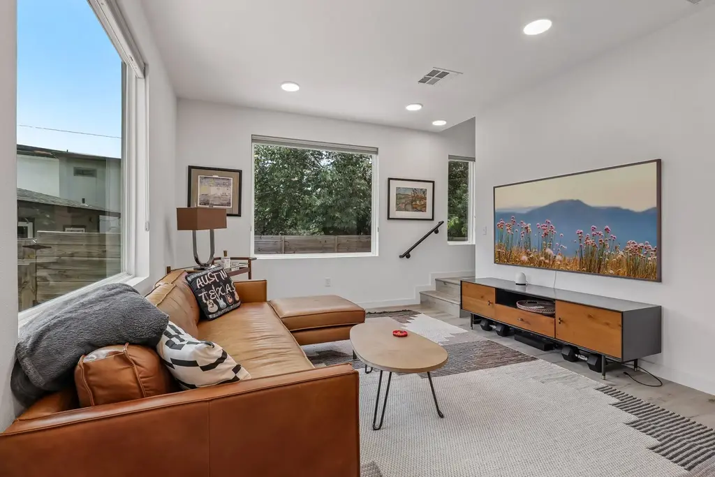 1406 Camelot Circle 2, Austin