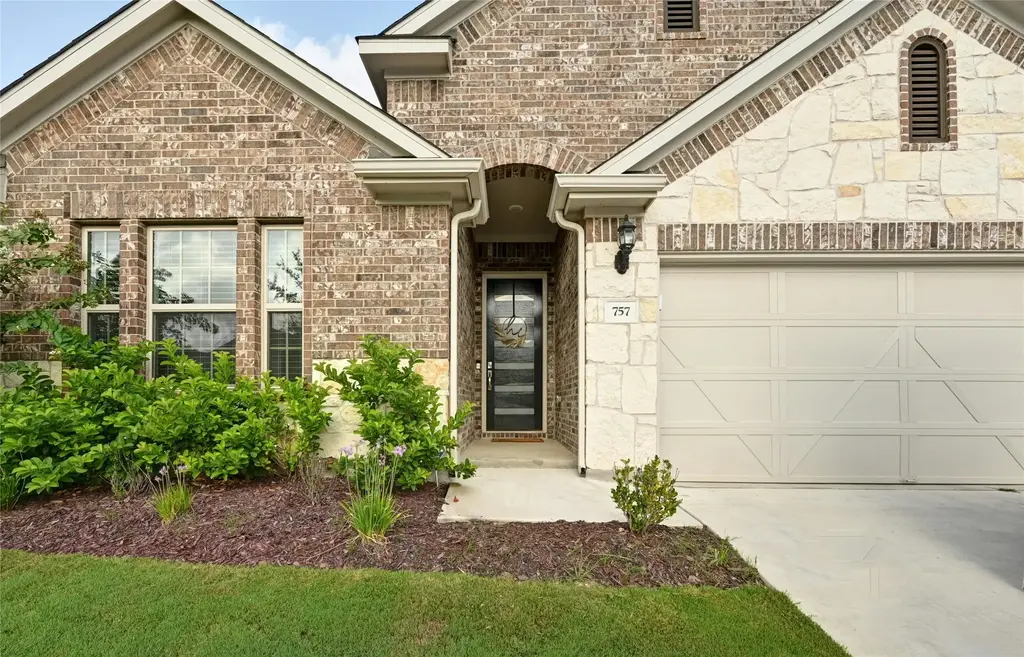 757 Cherrystone Loop, Buda