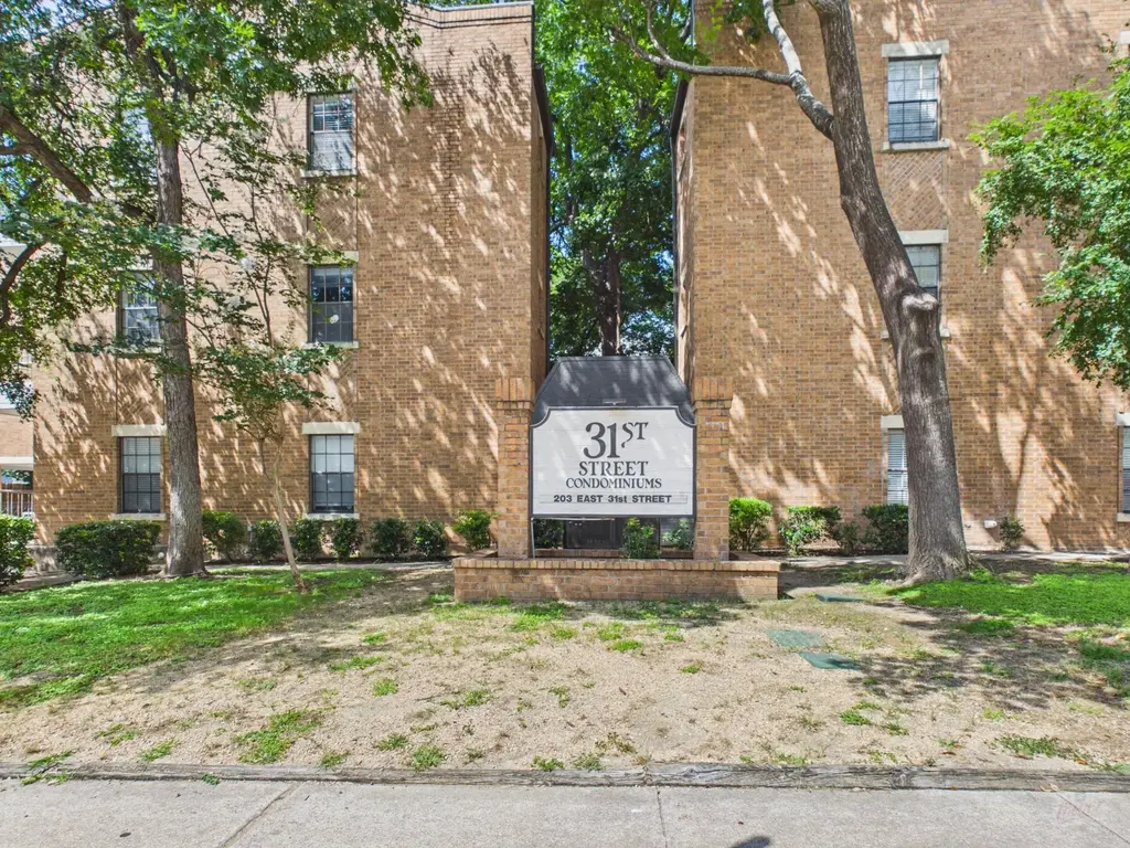 203 E 31st Street 204, Austin