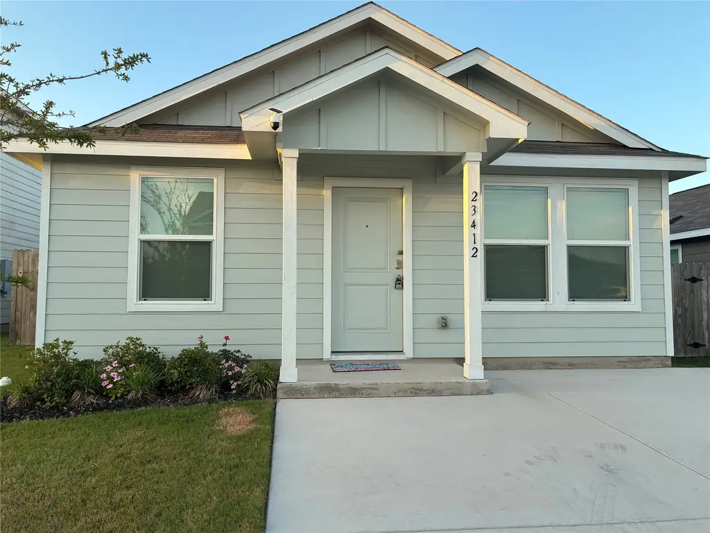 23412 Tiny Moons Way, Elgin