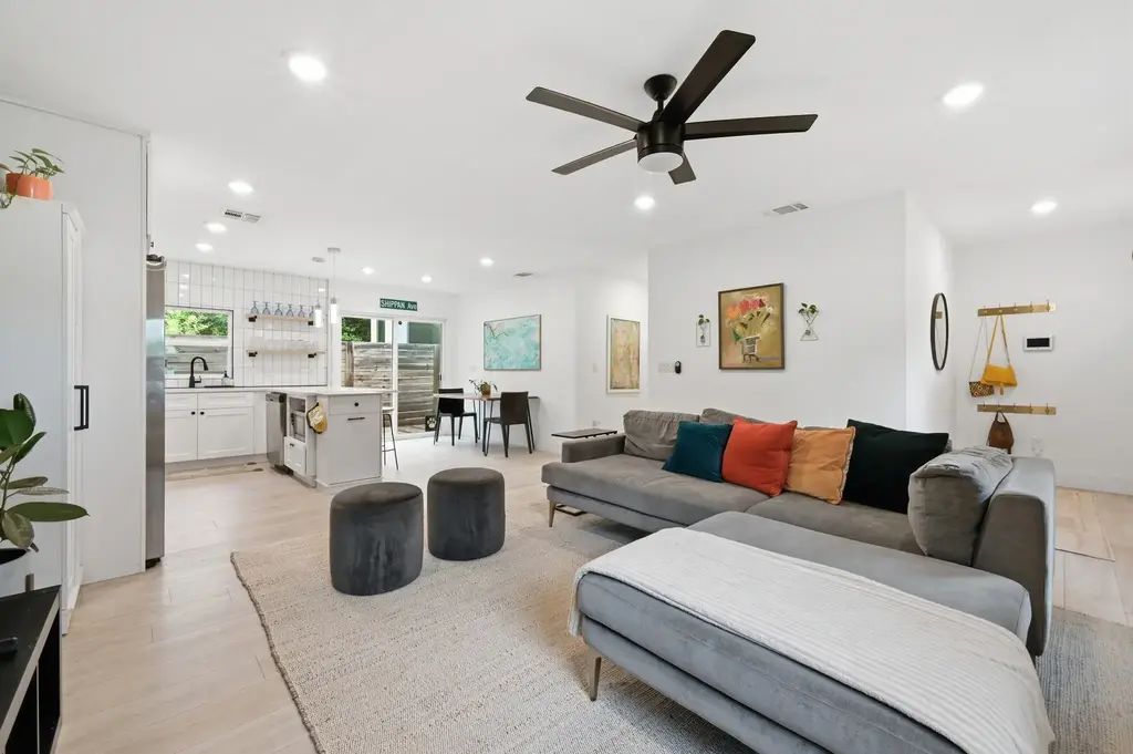 1406 Camelot Circle 1, Austin