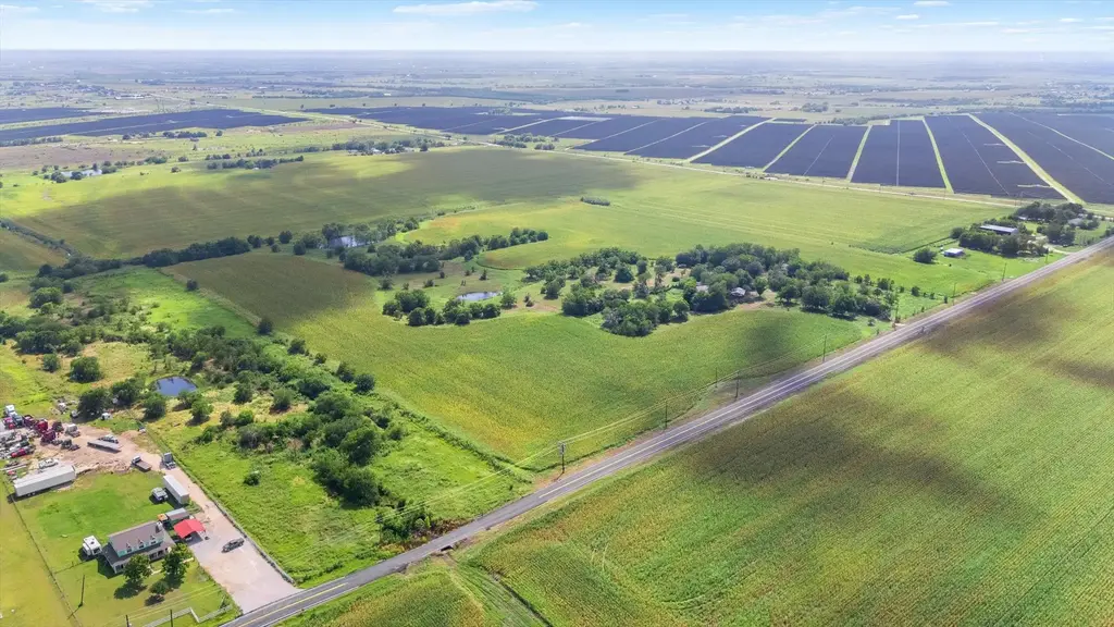 14201 Lund Carlson Road, Coupland