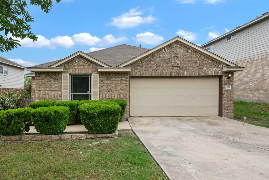 382 Bloomsbury Drive, Kyle