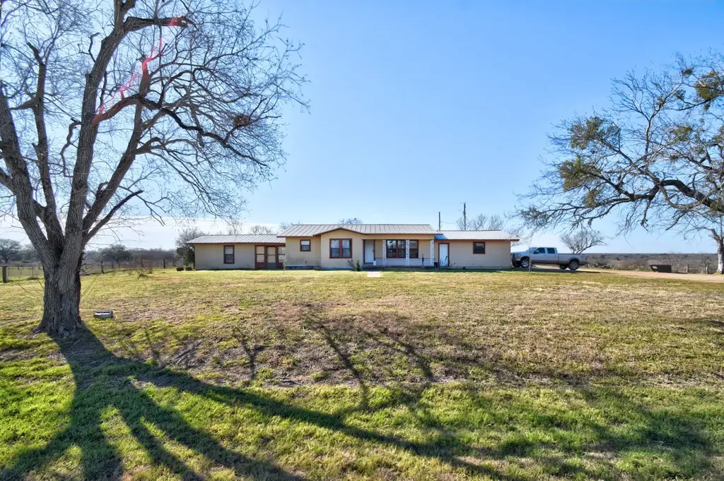 1017 Us Highway 87 E, Smiley