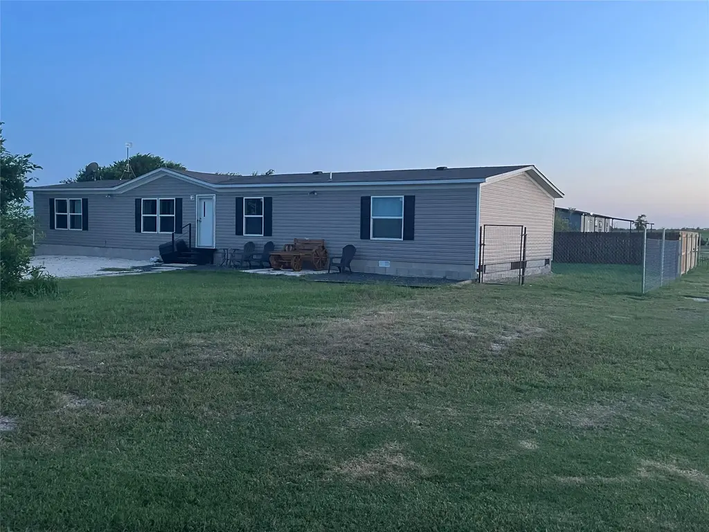 104 Dockal Drive, Bertram