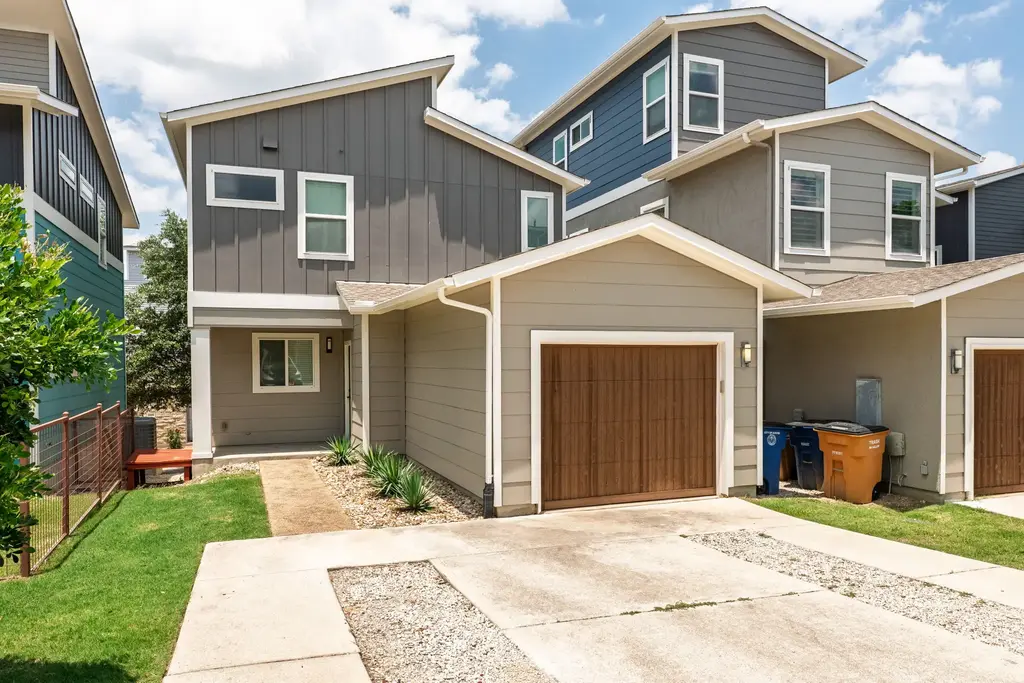 2009 Sager Drive 270c, Austin