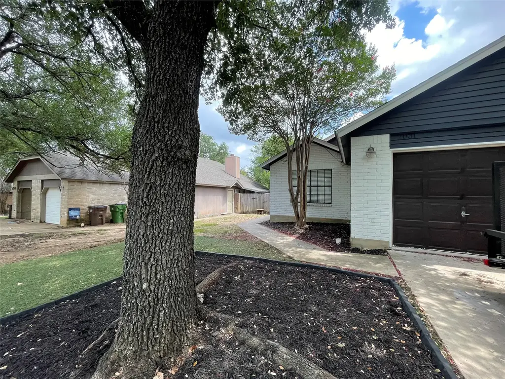 2031 Redwing Way, Round Rock